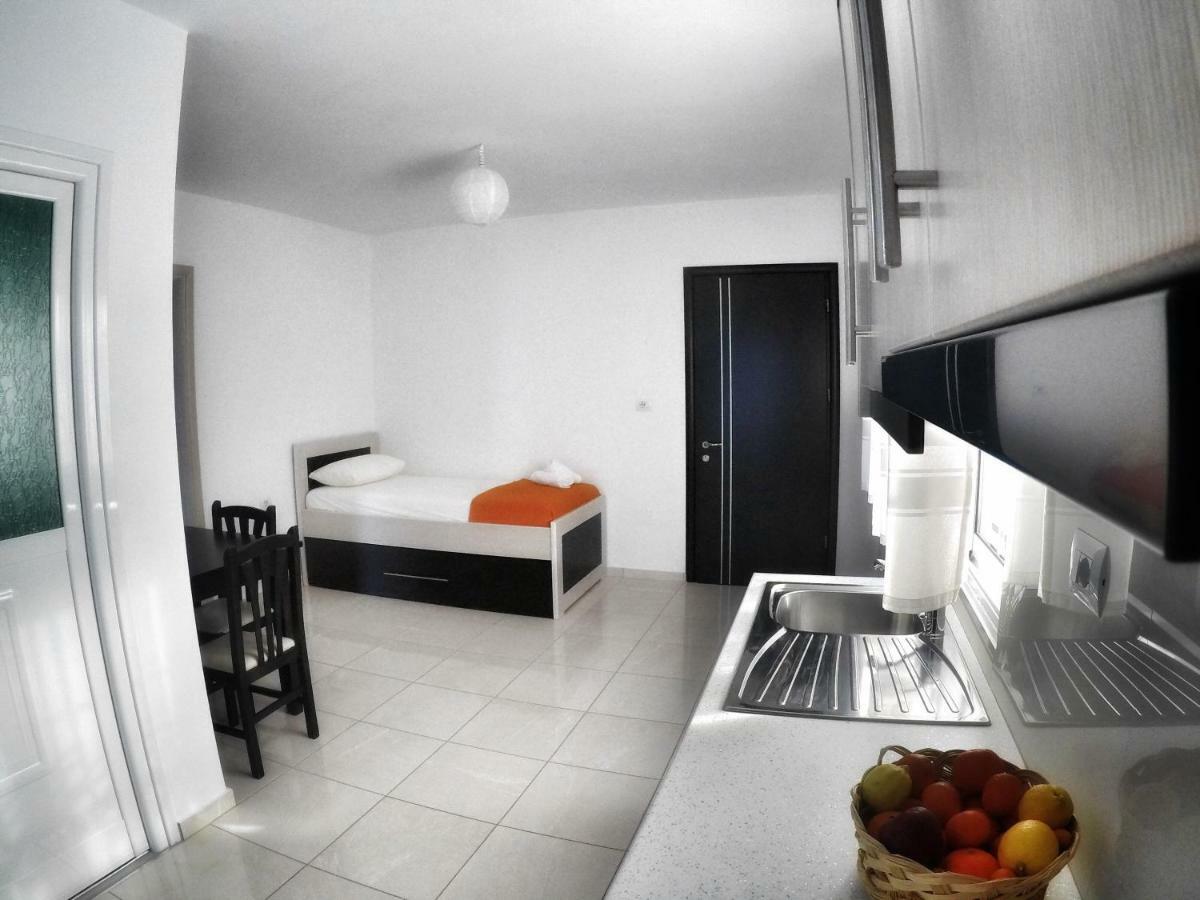 Prive Hotel And Apartment Ksamil Exterior photo